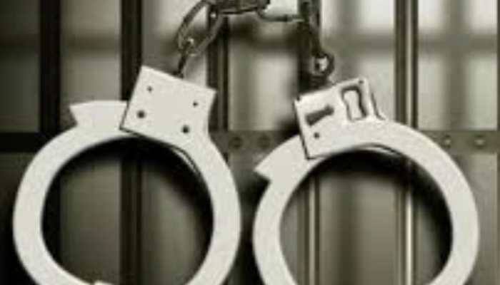 In a horrifying incident that has shocked the people of Bengaluru, a man brutally attacked his three young nephews, killing two and leaving the third critically injured. The accused, identified as Qasim Pasha, 25, allegedly locked the children inside their home and assaulted them with a hammer and iron rod. The victims, Ishaq (9) and Junaid (7), died on the spot, while Roshan (5) is fighting for his life at NIMHANS Hospital.