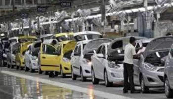 In the month, Mahindra and Mahindra (M&M) domestic volume grew by 28 per cent, while for Escorts it grew by 27 per cent year-on-year, respectively. <strong>New Delhi: </strong>India's automobile sector reported strong retail sales in festive-heavy August despite the imminent GST arbitrage, a report has said. 