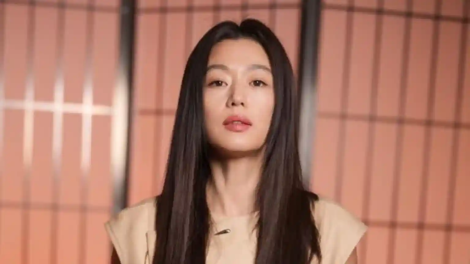 In the spy romance series Tempest, Jun Ji-hyun, one of South Korea's biggest stars, plays a diplomat trying to uncover the truth behind a deadly assassination. 