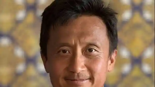 In yet another high-profile talent acquisition, Meta has successfully poached Ke Yang, who previously led Apple's AI models team. Yang, who had been with Apple since 2019, according to his LinkedIn profile, was appointed head of a team called Answers, Knowledge and Information (AKI), which is central to the Siri voice assistant's overhaul planned for March, Reuters reported.In yet another high-profile talent acquisition, Meta has successfully poached Ke Yang, who previously led Apple's AI models team. Yang, who had been with Apple since 2019, according to his LinkedIn profile, was appointed head of a team called Answers, Knowledge and Information (AKI), which is central to the Siri voice assistant's overhaul planned for March, Reuters reported.<h4>Who is Ke Yang?</h4>Ke Yang, a graduate of Carnegie Mellon University, has emerged as a key figure in the global tech landscape. Until recently, he played a leading role at Apple Inc., heading the development of AI-driven web search capabilities designed to elevate the Siri voice assistant to a new level of sophistication.