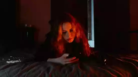 Many people rely on Incognito mode to keep their online activity private, assuming that closing the window erases all traces. The feature is often used on