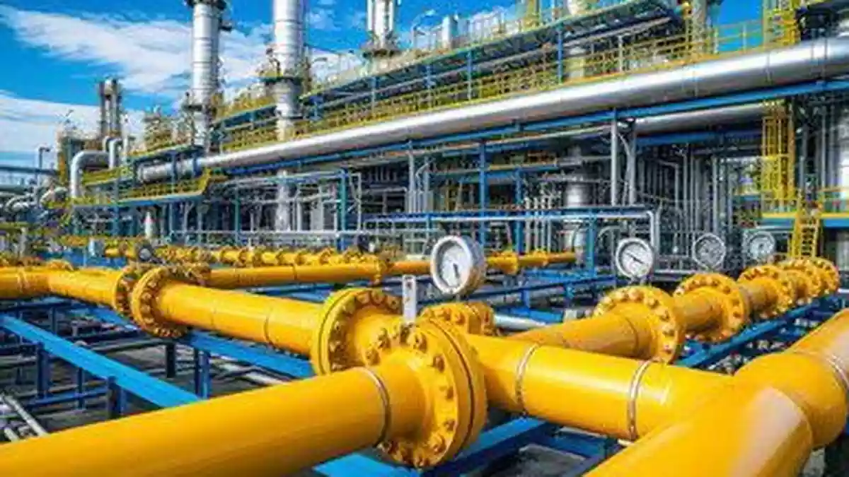 Amidst the looming fuel supply disruptions due to the West Asia crisis, total natural gas available for sale in India grew 7.8% in March 2026