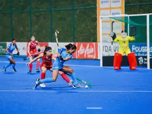 India and Japan played to a 1-1 draw in their Super 4s match at the Women's Asia Cup, jeopardizing India's chances of reaching the final. Beauty Dung Dung gave India an early lead, but Japan's Kobayakawa Shiho equalized late in the game. India's fate now depends on the outcome of the China vs.