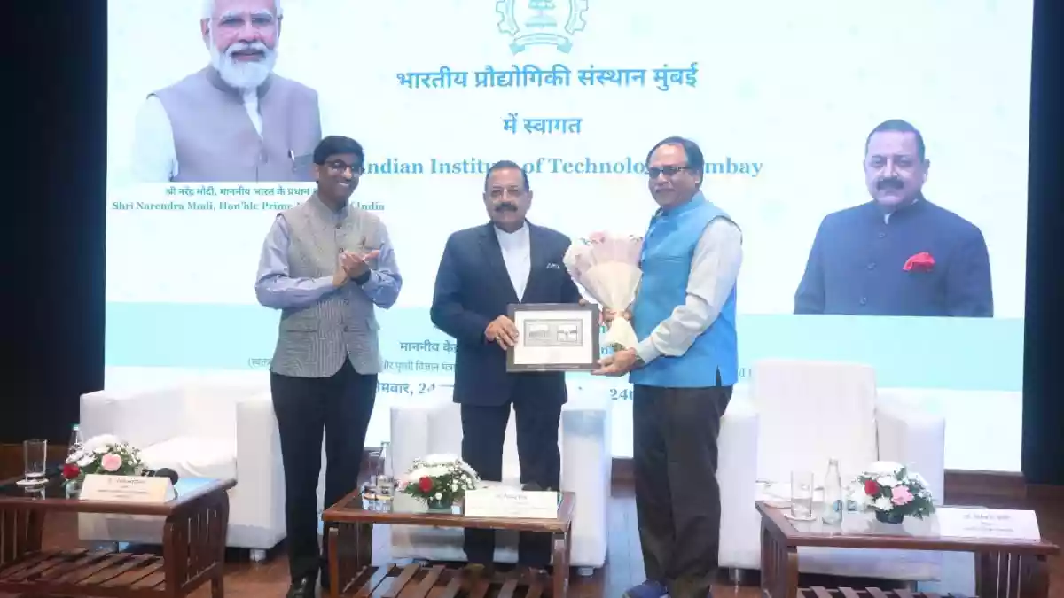 The government plans to support 100 engineering colleges working in the field of quantum research by providing Rs 1 crore each to set up laboratories for