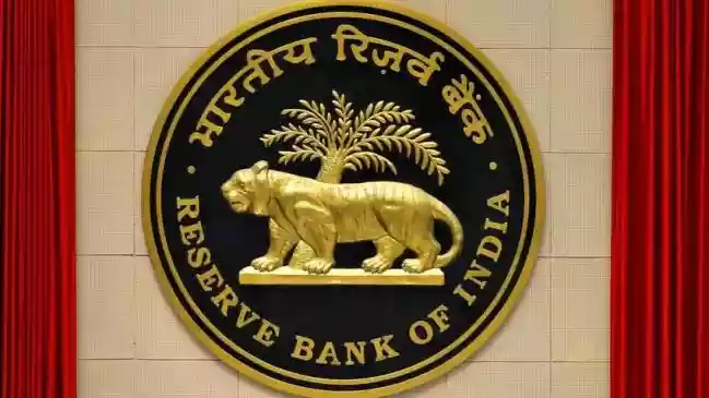 India’s foreign exchange reserves dipped USD 6.711 billion in the week that ended February 6 to USD 717.064 billion, after having reached a new all-time high