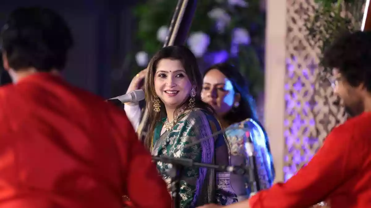 Surrounded by the rugged, rolling hills of the Aravalli range, Fairmont Jaipur resembles a palace — its domes and archways reflect the regal splendour of