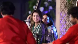 Surrounded by the rugged, rolling hills of the Aravalli range, Fairmont Jaipur resembles a palace — its domes and archways reflect the regal splendour of