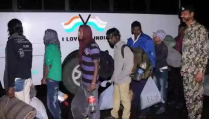 India, Pak Swap Prisoner, Nuclear Lists