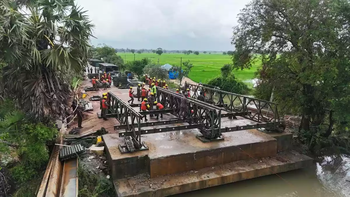 India has extended its humanitarian and infrastructure assistance from the island's north to the northern Jaffna peninsula following the devastation caused by