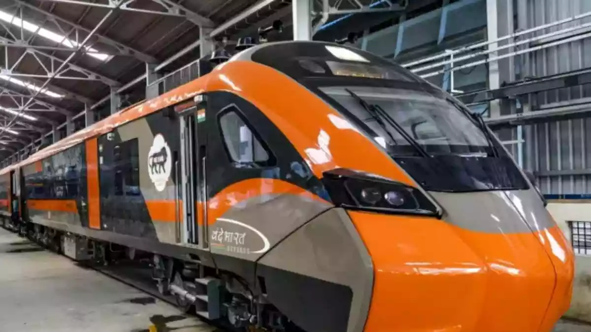 India’s First Vande Bharat Sleeper Begins Service