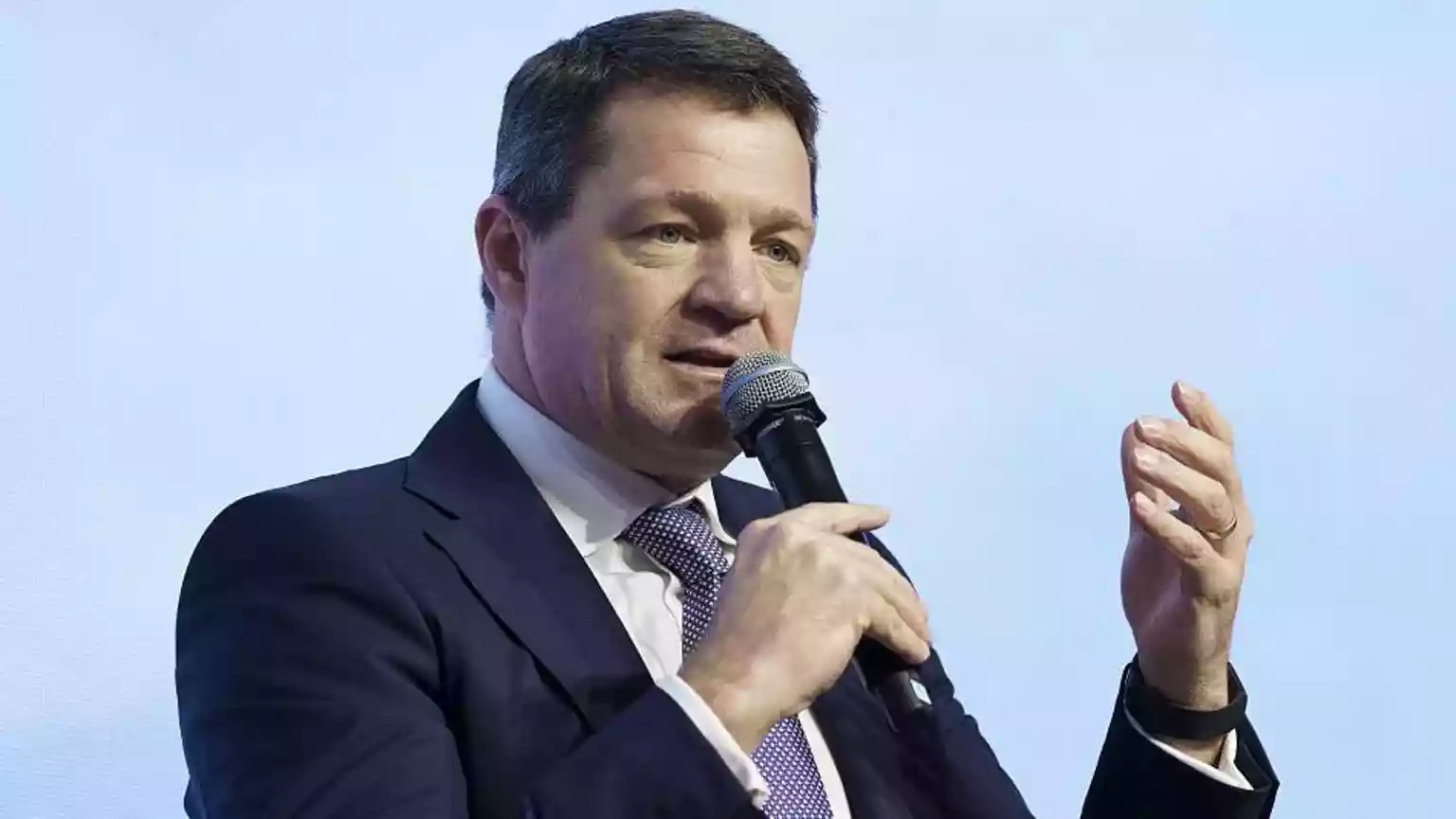 India's IndiGo airline CEO resigns months after mass cancellation crisis