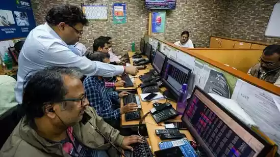 India traders brace for volatility as US-Iran ceasefire talks loom