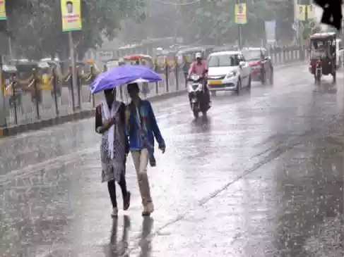 India Weather Update For Next 7 Days: After days of relentless heat, there is cautious hope. The IMD expects rain and thunderstorms to kick in from April 28