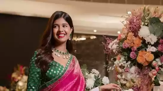 Influencer Sejal Kumar wears her mother's Banarasi saree for her reception
