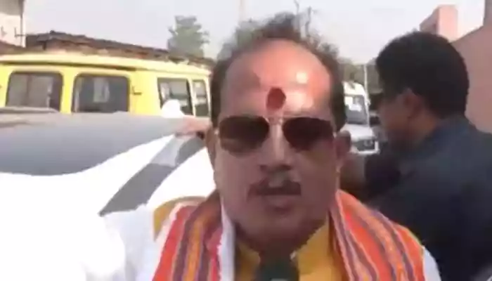 In a tense turn of events, clashes erupted as stones were pelted during the confrontation, leaving the area gripped by chaos and police on alert