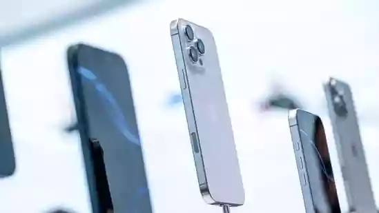 Apple is reportedly testing new display technology that could enable Face ID sensors to function under the iPhone screen. According to leaks circulating on