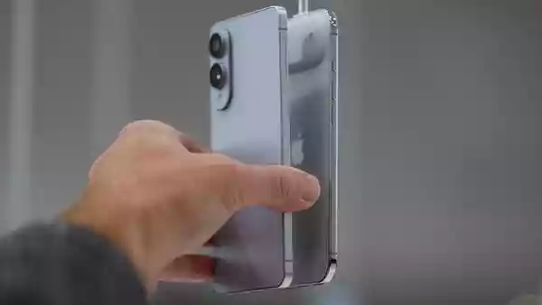 Vijay Sales has introduced limited-period Valentine's Day deals on Apple's latest smartphones, offering price cuts on the iPhone Air and iPhone 17 Pro