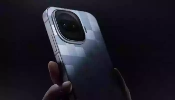 <strong>iQOO 15R India Launch:</strong> If the iQOO 15R launches with the Snapdragon 8 Gen 5, it will compete with other phones using the same