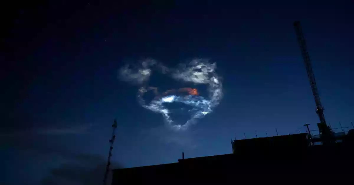 Iran, US race to find crew member of crashed American jet after one reported rescued