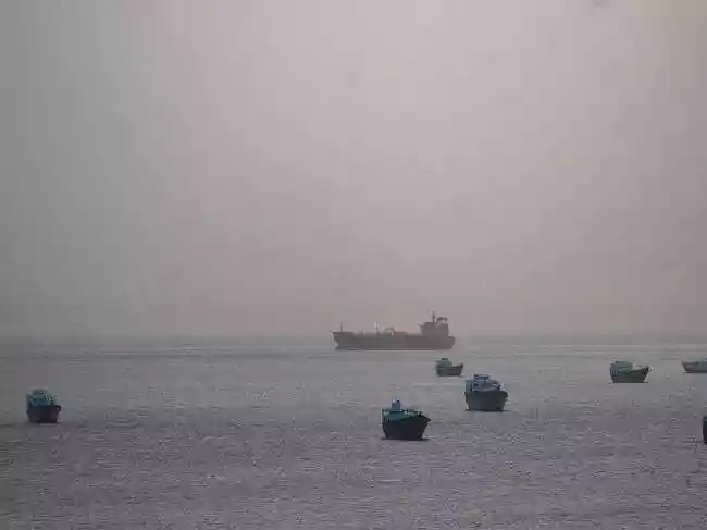 IRGC Navy warns vessels to use designated Hormuz corridor