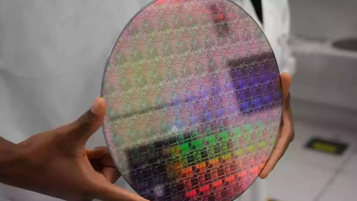 About a month ago, in December, the U.S. formally launched a silicon alliance to counter China's growing dominance in 21st century's technologies. Japan