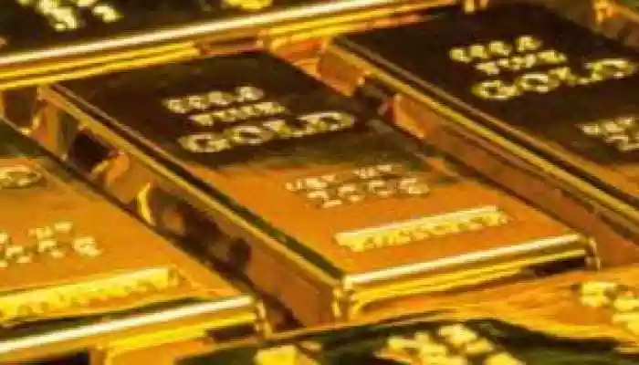 Under Reserve Bank of India (RBI) guidelines, the responsibility of the bank is limited — and in many cases, the loss is borne by the customer