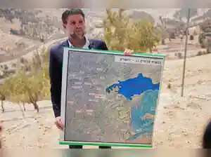 Israel clears final hurdle to start settlement construction that would cut the West Bank in two