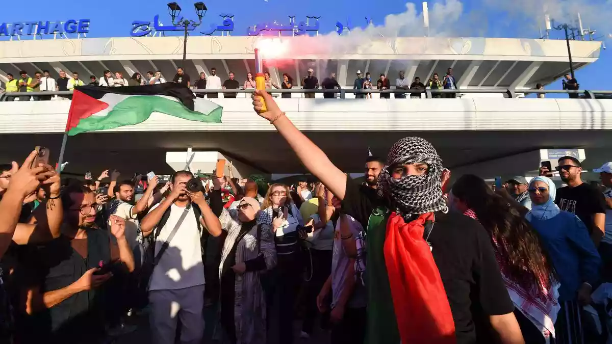 Israel has deported a further 29 activists detained by the navy last week for taking part in a flotilla that sought to deliver aid to blockaded Gaza, the foreign ministry said on Sunday (October 5, 2025). The flotilla, which set sail in late August, marked the latest attempt by activists to challenge the Israeli naval blockade of the territory where Israel has been waging an offensive since Hamas' October 2023 attack. Israel says that the blockade is legal and has called the flotilla a provocation.Israel has deported a further 29 activists detained by the navy last week for taking part in a flotilla that sought to deliver aid to blockaded Gaza, the foreign ministry said on Sunday (October 5, 2025).The flotilla, which set sail in late August, marked the latest attempt by activists to challenge the Israeli naval blockade of the territory where Israel has been waging an offensive since Hamas' October 2023 attack. Israel says that the blockade is legal and has called the flotilla a provocation.