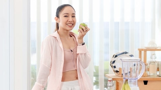 It is already a well-known fact that fruits are nutritional powerhouses, packed with super healthy benefits. With a robust nutritional content, fruits can support vital functions, from keeping energy levels maintained to supporting digestion and immunity. But how do you make it even more beneficial? The real hack in further maximising their benefits is the timing.