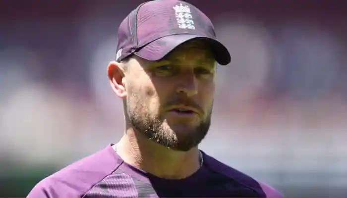 England head coach Brendon McCullum maintains that he is still the right person to guide England forward despite the team's poor performance in the ongoing