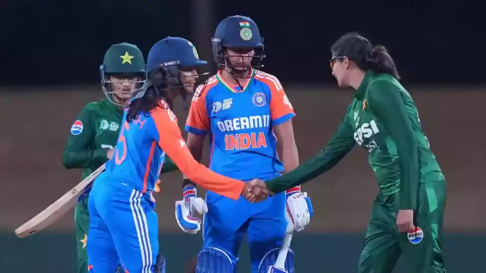 It's one of the biggest fixtures in world sport, and yet it's becoming something of a familiar one.</b> Sides representing India and Pakistan have met on each of the past three weekends, with the former's men's side racking up three consecutive wins against their rivals on their way to the Asia Cup title.It's one of the biggest fixtures in world sport, and yet it's becoming something of a familiar one.</b>Sides representing India and Pakistan have met on each of the past three weekends, with the former's men's side racking up three consecutive wins against their rivals on their way to the Asia Cup title.This Sunday it's the turn of the nations' women's teams, who face off in Colombo in the group stage of the Women's World Cup.India go into the match having comfortably beaten Sri Lanka in their opening fixture, while Pakistan endured a chastening defeat by Bangladesh.The matches between the men's sides were ill-tempered affairs, with the teams not shaking hands and captains not engaging with one another at the toss, against a backdrop of political tensions between the two countries.