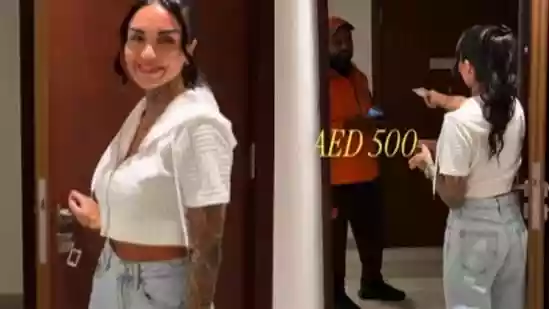 Italian woman surprises delivery agent with ₹12