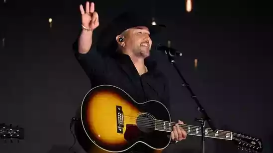 Jason Aldean debuts new single at Patriot Awards