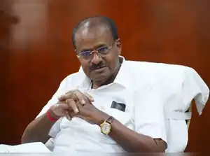 JD(S) leader H D Kumaraswamy supports inviting Banu Mushtaq to inaugurate Mysuru Dasara-2025, but criticizes D K Shivakumar's remarks on Chamundi Hill. BJP leaders raised objections due to Mushtaq's past comments on worshipping Kannada as 
