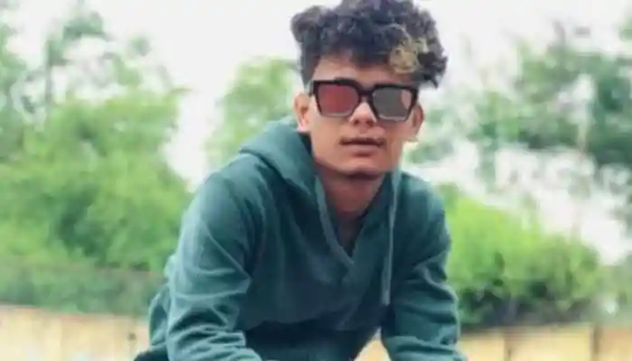 Jhund actor Priyanshu Chhetri was allegedly murdered by his friend Dhruv Lal Bahadur Sahu during a drunken brawl in Nagpur on Wednesday, October 8, 2025. New Delhi: Actor Priyanshu Thakur also known as Babu Ravi Singh Chhetri, was tragically murdered on Wednesday in Nagpur. He was best known for his role as Babu Chhetri in the 2022 Hindi film Jhund, starring megastar Amitabh Bachchan in the lead.Jhund actor Priyanshu Chhetri was allegedly murdered by his friend Dhruv Lal Bahadur Sahu during a drunken brawl in Nagpur on Wednesday, October 8, 2025. New Delhi: Actor Priyanshu Thakur also known as Babu Ravi Singh Chhetri, was tragically murdered on Wednesday in Nagpur. He was best known for his role as Babu Chhetri in the 2022 Hindi film Jhund, starring megastar Amitabh Bachchan in the lead.According to multiple media reports, the accused has been identified as Dhruv Lal Bahadur Sahu. He has been arrested in connection with the incident.The incident took place in Nagpur early on Wednesday, October 8 after a drunken altercation with his friend, Dhruv Lal Bahadur Sahu.