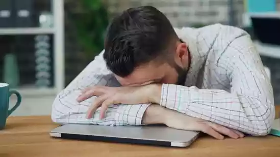 Job hunting today feels like an emotional rollercoaster, endless applications, technical tests, and automated rejection emails that arrive before hope can even settle in. The uncertainty and lack of human touch in hiring have left many job seekers feeling frustrated and undervalued.Job hunting today feels like an emotional rollercoaster, endless applications, technical tests, and automated rejection emails that arrive before hope can even settle in. The uncertainty and lack of human touch in hiring have left many job seekers feeling frustrated and undervalued.A recent Reddit post highlighted just how disheartening the experience can be. The techie (@Background_Ad_19) shared how a rejection email arrived only eight minutes after completing a lengthy technical assessment, despite clearing almost every section.