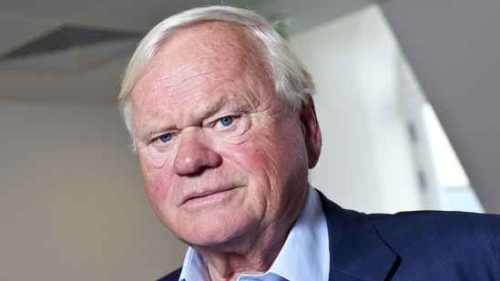 John Fredriksen, the ninth richest billionaire in the UK, has left London for the UAE, denouncing Britain's economic situation. The ninth richest billionaire in the United Kingdom has decided to move his business out of London to the UAE, after claiming that 