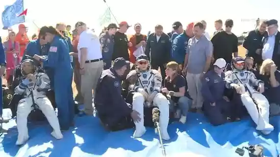 HomeNext<h4>Joint Russia-US crew returns to Earth after 241-day mission on ISS</h4><h4>Russian cosmonauts Sergei Kud-Sverchkov and Sergei