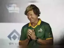 Jonty Rhodes will make his Indian television debut pitching for sports wellness brand UpUrFit on Ideabaaz. Rhodes, alongside co-founders Munish Vig and Vikram