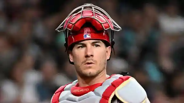 JT Realmuto re-signs with Philadelphia Phillies on 3-year deal