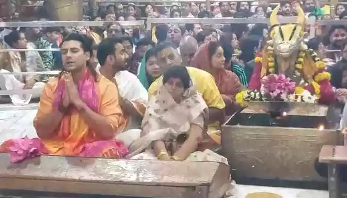 <strong>Mahakal Temple Bhasma Aarti: One of the most significant spiritual practices dedicated to Lord Shiva, Bhasma Aarti (offering with ashes)