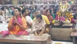 <strong>Mahakal Temple Bhasma Aarti: One of the most significant spiritual practices dedicated to Lord Shiva, Bhasma Aarti (offering with ashes)