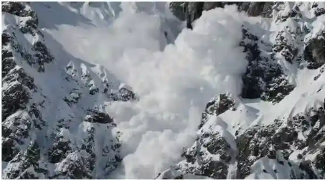 A series of major avalanches have swept through mountainous regions of Jammu and Kashmir over the past two days, burying structures and triggering widespread