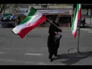 Kashmiris donate for Iranians