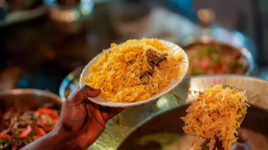 Mouth-watering kebabs, fragrant biryani and whipped cloud-like desserts. The northern Indian city of Lucknow has always been a food lovers' paradise
