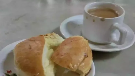 A Kerala couple began their business with just one borrowed table, their grandmother's kitchen flask, and eyes full of dreams. Soon