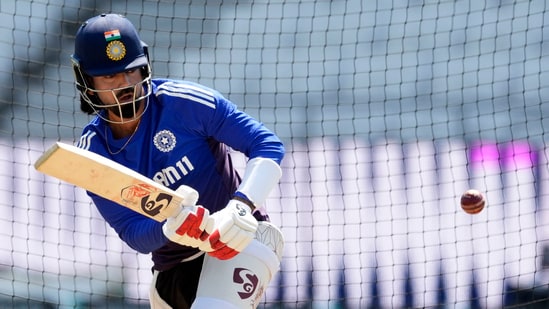 KL Rahul's 'unfair treatment' by the Indian team over the years was called out for a former wicketkeeper, forcing Sanjay Manjrekar to jump in. KL Rahul triggered a bit of a debate between former India cricketers Deep Dasgupta and Sanjay Manjrekar. The debate wasn't heated, nor did it stretch, but Manjrekar and Dasgupta had different things to say about how Rahul's international career – especially Test – had shaped up since his debut 11 years ago. Rahul has played 58 Tests for India, but with 3257 runs, averages 33.57, a figure considered a tad poor given someone of his experience. Be it due to injury or form, Rahul has been in and out of the team way too many times, something that has hampered his numbers. But Dasgupta, instead of blaming Rahul for his performances, held the BCCI responsible for treating the Indian batter unfairly.