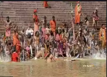 The Magh Mela is observed every year from Paush Purnima to Mahashivratri, spanning a period of 44 days. During this sacred time, devotees take part in six