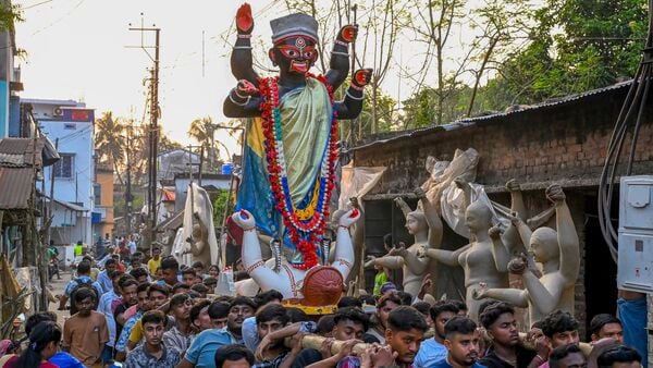 Kolkata traffic advisory for Kali Puja