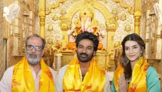 <strong>Tere Ishk Mein cast offered prayers at Pune's famous Shrimant Dagdusheth Halwai Ganpati Temple.</strong> Pune: Kriti Sanon and Dhanush